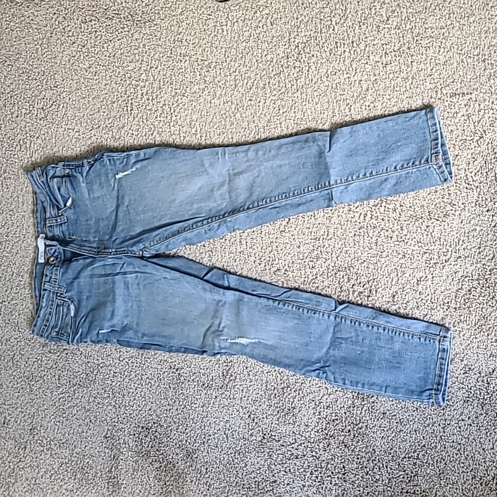 Zara Distressed Jeans 31